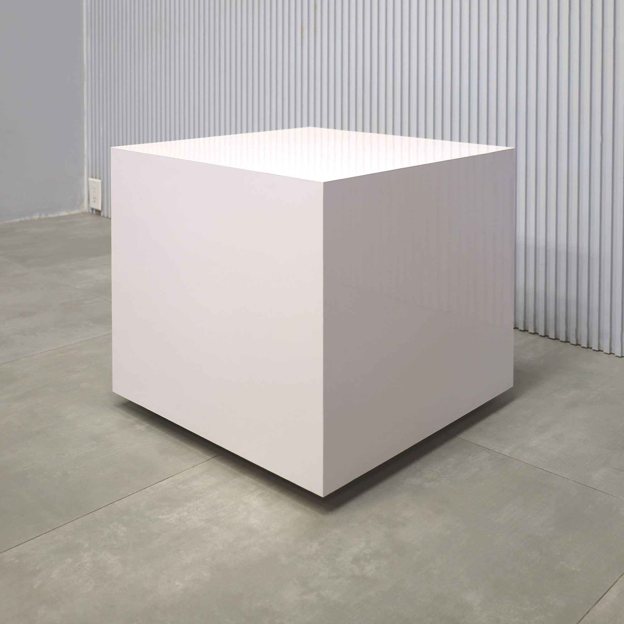 20"Sq Norfolk Square Side Table with white gloss laminate side table finish.